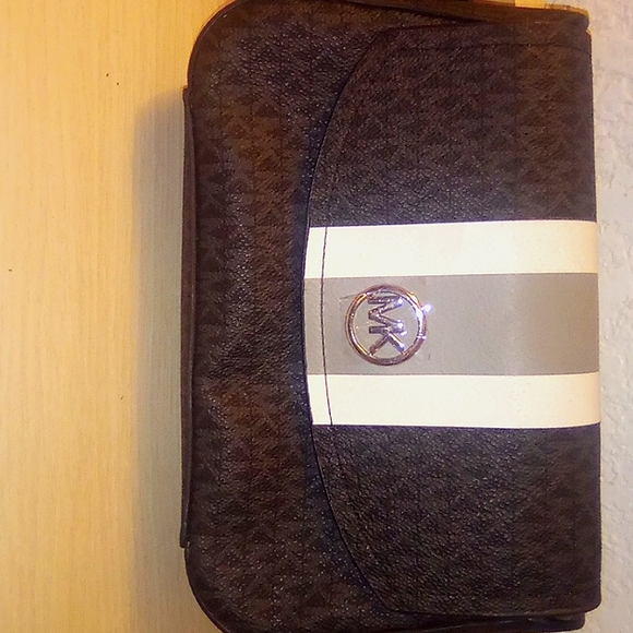 Michael Kors- Women's Signature Striped Belt Bag - Picture 1 of 8